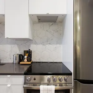 The Santamaria Golden Palms By Den Apartment Montreal