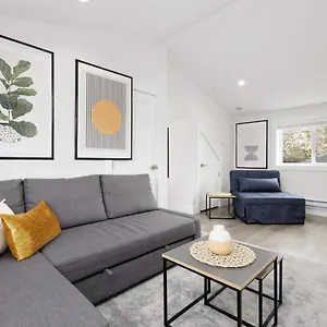 Newly Built Laneway 1 Bd Centrally Located Apartment Vancouver