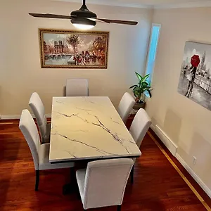 Crescent Heights Majesty Holiday home Calgary